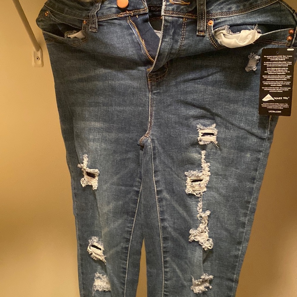 Ripped fashion nova skinny jeans